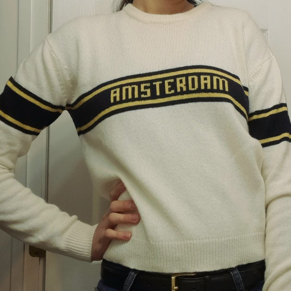 BRANDY MELVILLE AMSTERDAM SWEATER